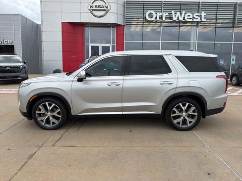 Used 2022 Hyundai Palisade SEL w/ 8P Bench Seat Package FWD image 2
