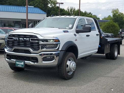 New 2026 RAM 5500 Tradesman w/ Chrome Appearance Group AWD/4WD image 3