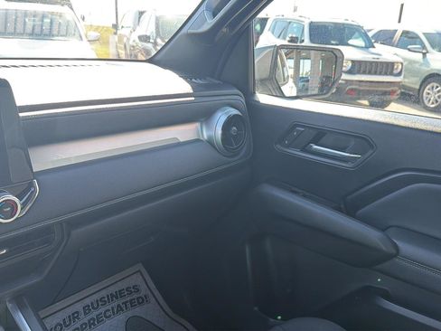 Used 2023 Chevrolet Colorado LT RWD image 14