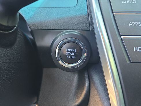 Used 2016 Toyota Camry SE FWD image 25
