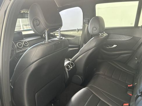 Used 2018 Mercedes-Benz GLC 300 w/ Premium Package image 24