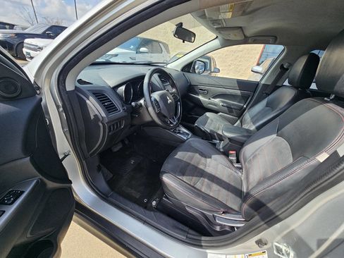 Used 2018 Mitsubishi Outlander Sport SE image 8