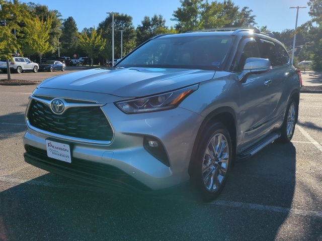 Used 2023 Toyota Highlander Limited AWD/4WD image 8
