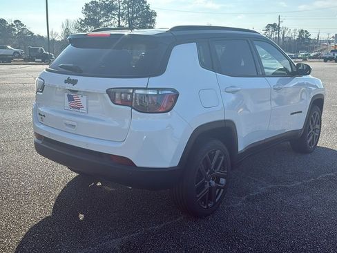 New 2026 Jeep Compass Limited image 8