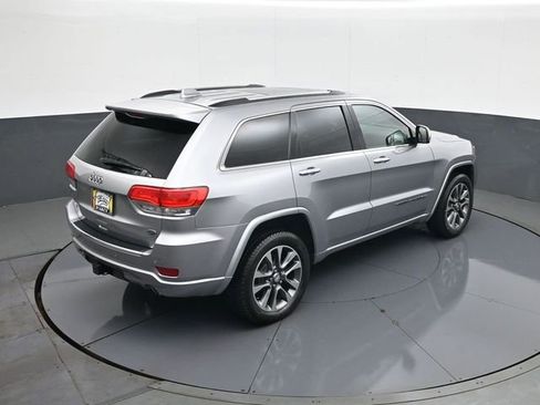 Used 2018 Jeep Grand Cherokee Overland AWD/4WD image 17