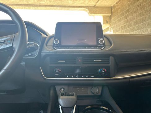 Used 2025 Nissan Rogue SV FWD image 20