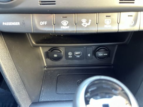 Used 2021 Hyundai Kona Limited image 17