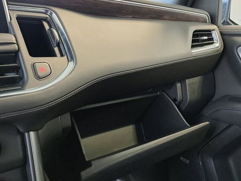 Used 2024 Chevrolet Suburban LT image 19