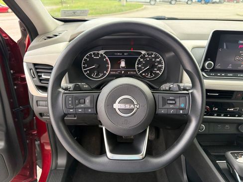 Used 2023 Nissan Rogue SV AWD/4WD image 14
