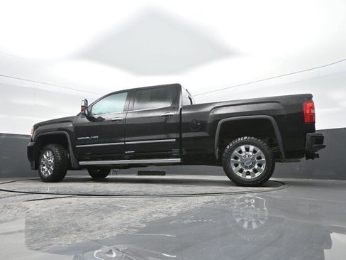 Used 2016 GMC Sierra 2500 Denali w/ Duramax Plus Package image 34