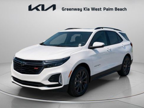 Used 2023 Chevrolet Equinox RS w/ RS Leather Package FWD image 3