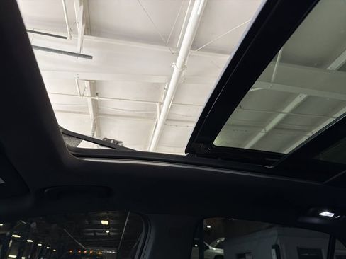 Used 2023 Chevrolet Equinox RS image 12