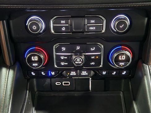 Used 2021 Chevrolet Tahoe High Country w/ Premium Package AWD/4WD image 40