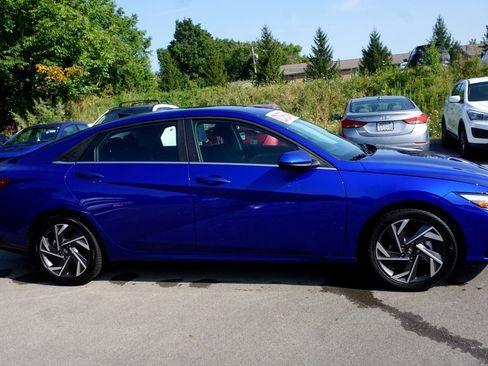 Used 2024 Hyundai Elantra SEL w/ Convenience Package image 4