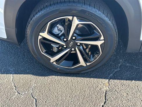 Used 2021 Chevrolet TrailBlazer RS w/ Technology Package image 12