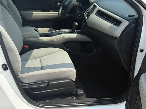 Used 2021 Honda HR-V LX image 15