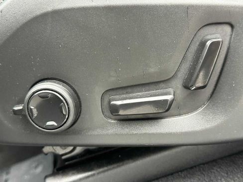 Certified 2023 Volvo XC90 T8 Ultimate image 23