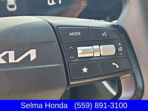 Used 2025 Kia K4 LXS image 15