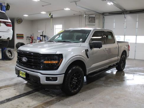 Used 2024 Ford F150 XLT w/ XLT Black Appearance Package image 4