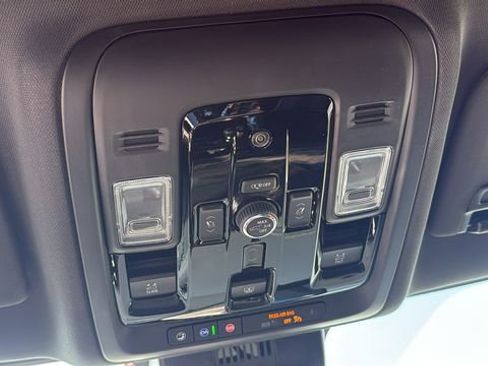 New 2026 Chevrolet Tahoe Premier w/ Sun And Tow Package AWD/4WD image 20