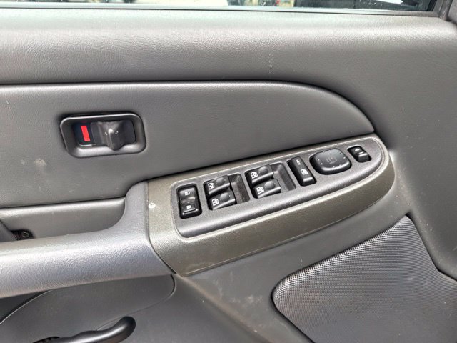 Used 2005 Chevrolet Silverado 3500 LS w/ Heavy-Duty Power Package AWD/4WD image 27