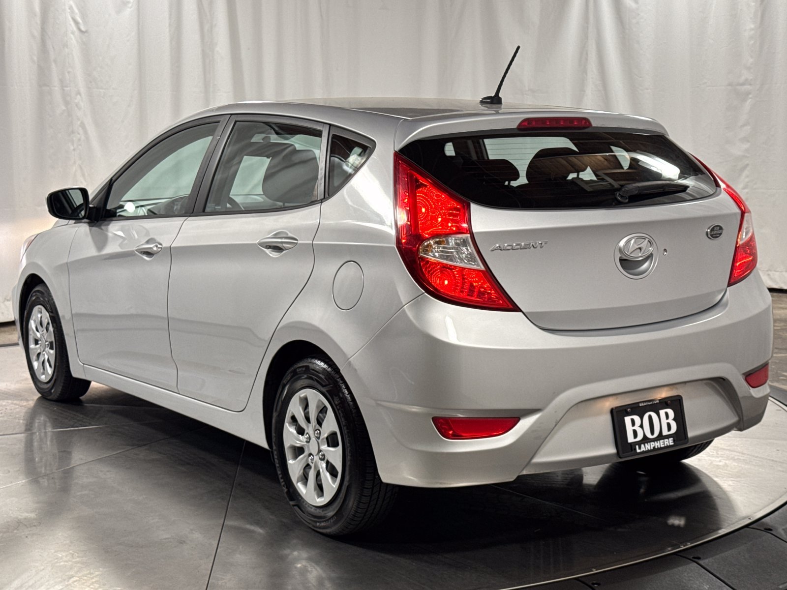 Used 2016 Hyundai Accent SE FWD image 9