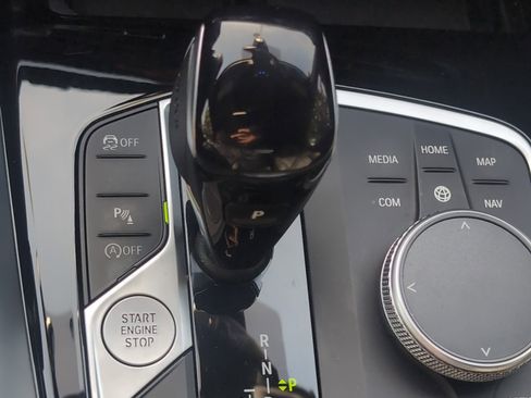 Used 2022 BMW Z4 M40i w/ Driving Assistance Package image 26