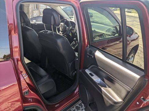 Used 2014 Jeep Compass Latitude AWD/4WD image 15
