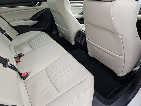 Used 2022 Honda Accord EX-L image 11