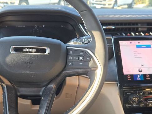 Used 2025 Jeep Grand Cherokee L Limited RWD image 21
