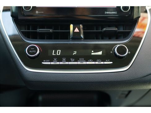 Used 2022 Toyota Corolla LE w/ Carpet Mat Package (TMS) FWD image 11