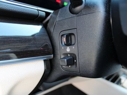 Used 2024 Mercedes-Benz GLE 450e 4MATIC image 21