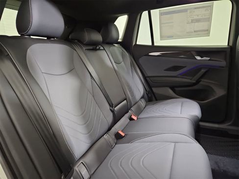 New 2026 Volkswagen Tiguan SE R-Line image 21