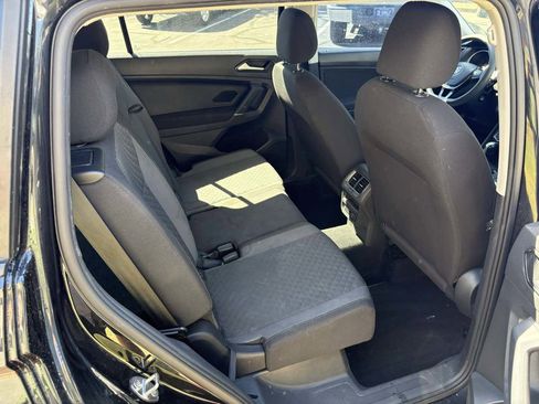 Used 2018 Volkswagen Tiguan S image 25