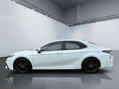 Used 2022 Toyota Camry XSE AWD/4WD image 2