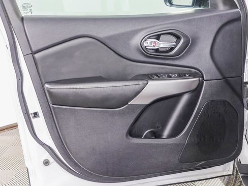 Used 2022 Jeep Cherokee Latitude Lux image 32