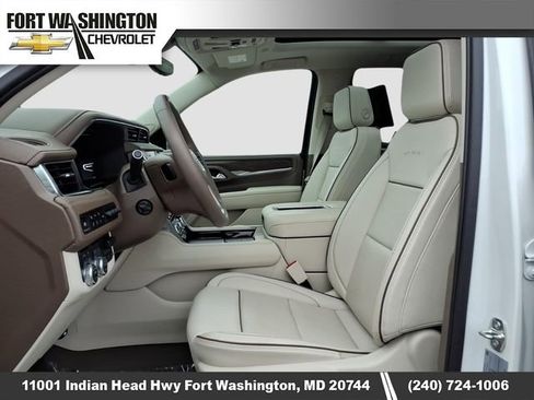 Used 2024 GMC Yukon Denali w/ Advanced Technology Package AWD/4WD image 6