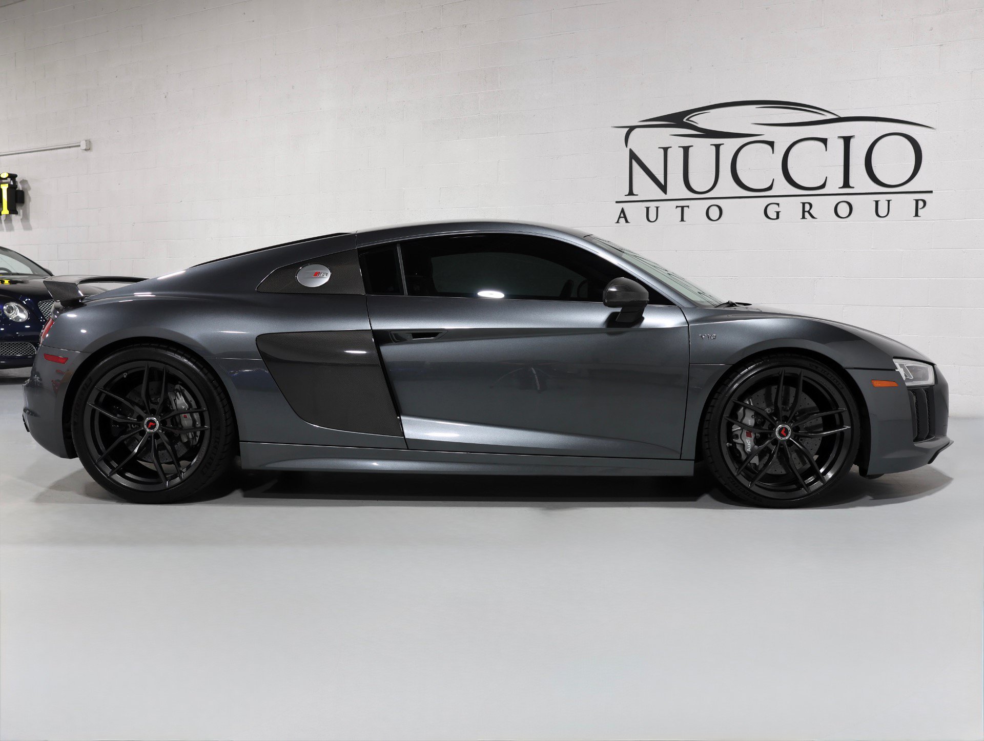 Used 2017 Audi R8 V10 plus AWD/4WD image 3