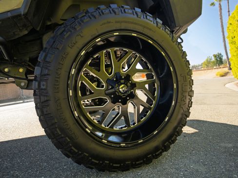 Used 2005 HUMMER H2 SUT w/ Preferred Equipment Group image 27