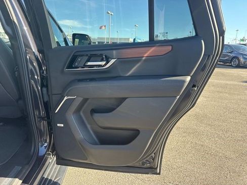 Certified 2025 GMC Yukon Denali AWD/4WD image 23