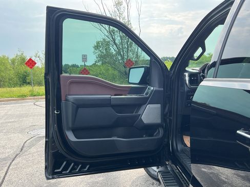 Used 2023 Ford F150 Lariat AWD/4WD image 10