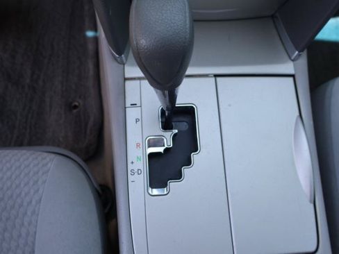 Used 2011 Toyota Camry LE FWD image 21