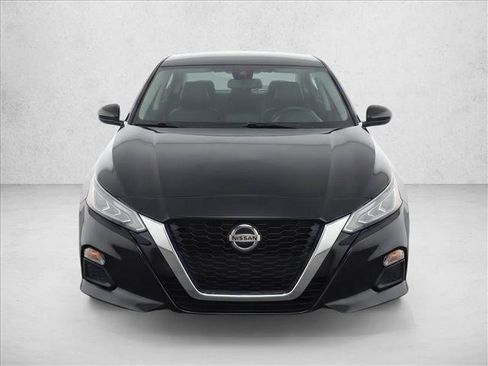 Used 2019 Nissan Altima 2.5 SR FWD image 2