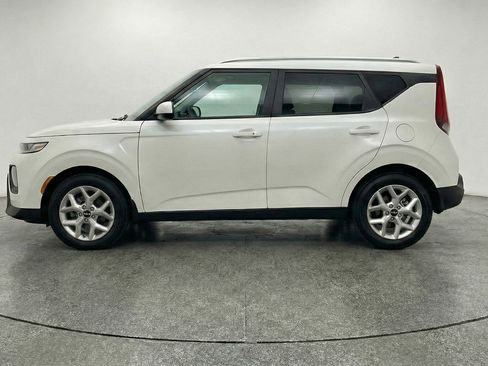 Used 2025 Kia Soul LX w/ LX Technology Package image 4