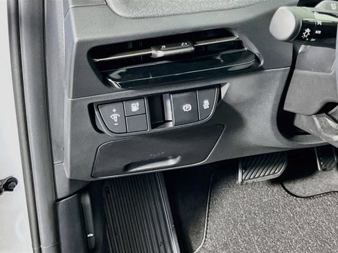 New 2026 Kia EV6 Light RWD image 10