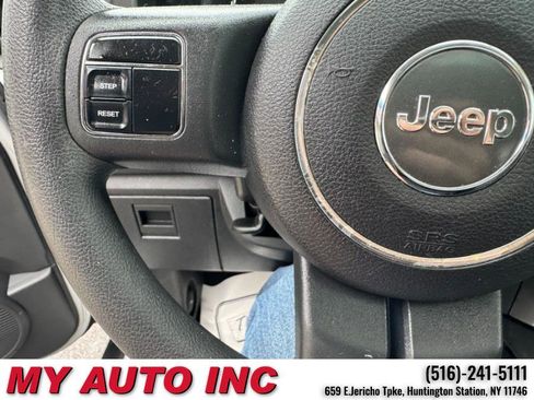 Used 2011 Jeep Liberty Sport image 20