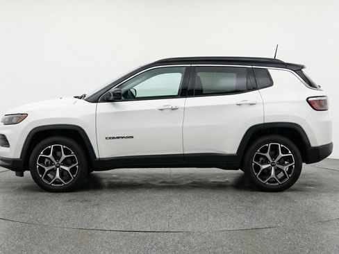 Used 2025 Jeep Compass Limited image 5