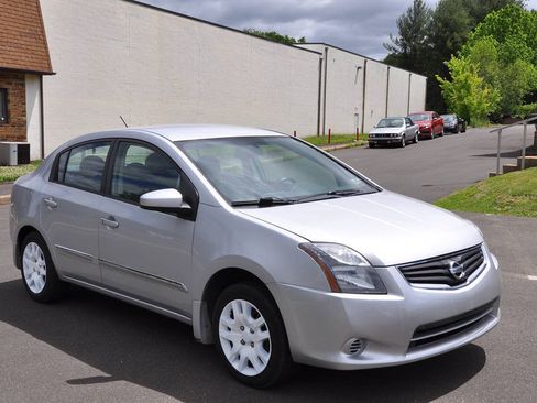 Used 2010 Nissan Sentra 2.0 S w/ Convenience Pkg FWD image 4