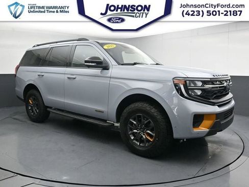 Certified 2025 Ford Expedition Tremor AWD/4WD image 3