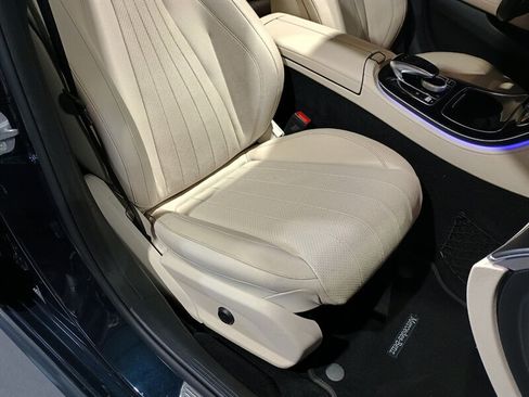 Used 2017 Mercedes-Benz E 300 4MATIC image 38